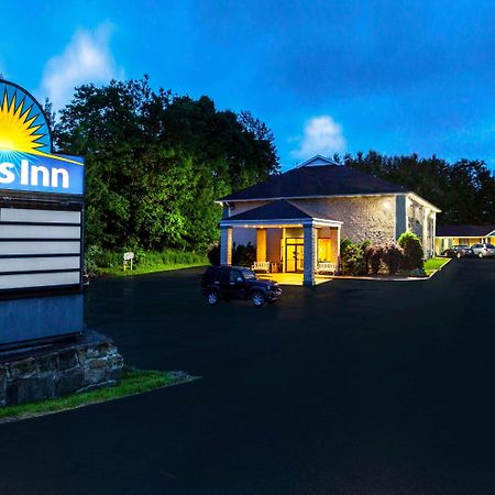 Days Inn Donegal Exterior foto