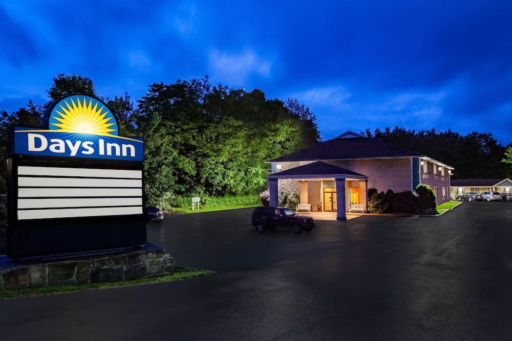 Days Inn Donegal Exterior foto