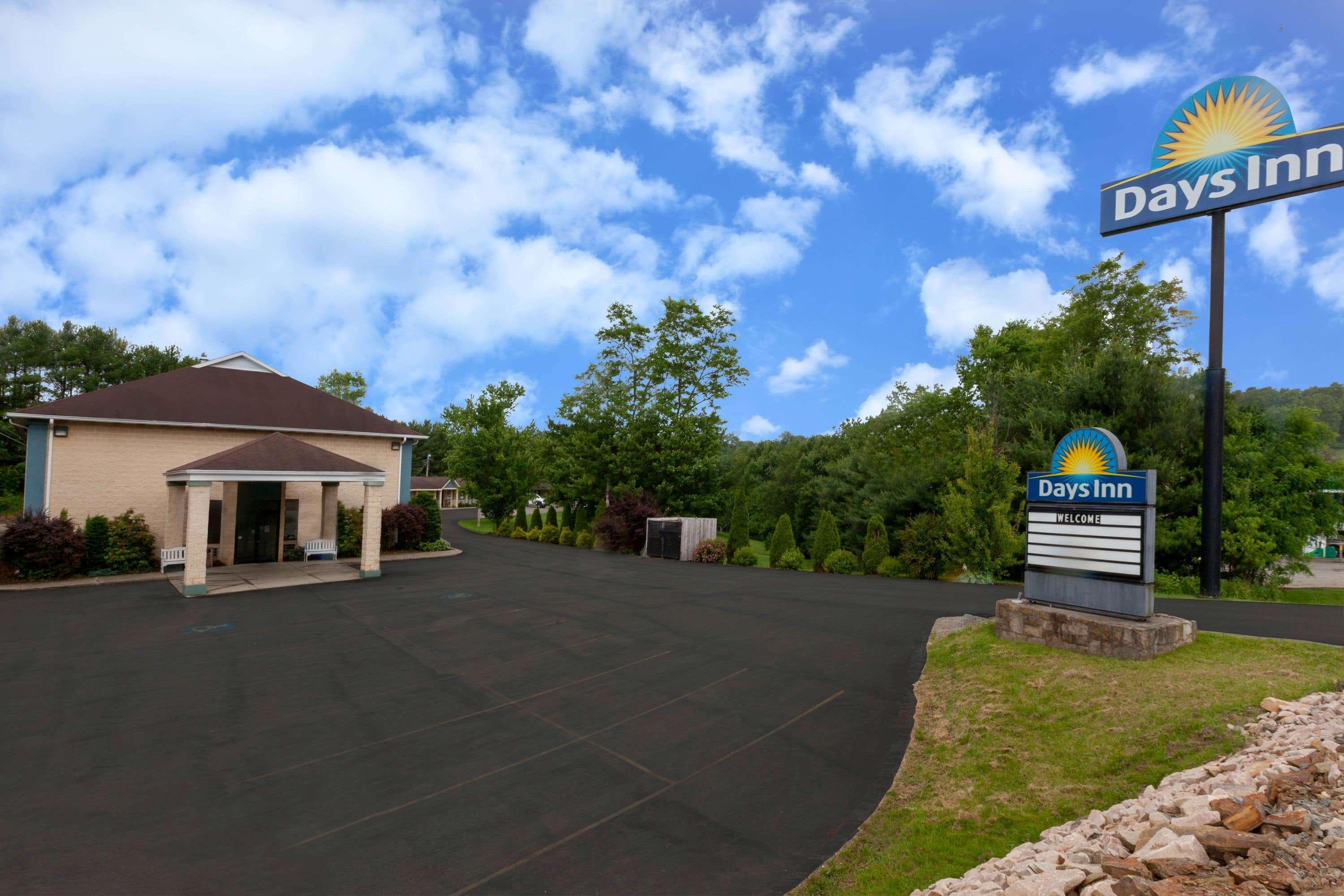 Days Inn Donegal Exterior foto