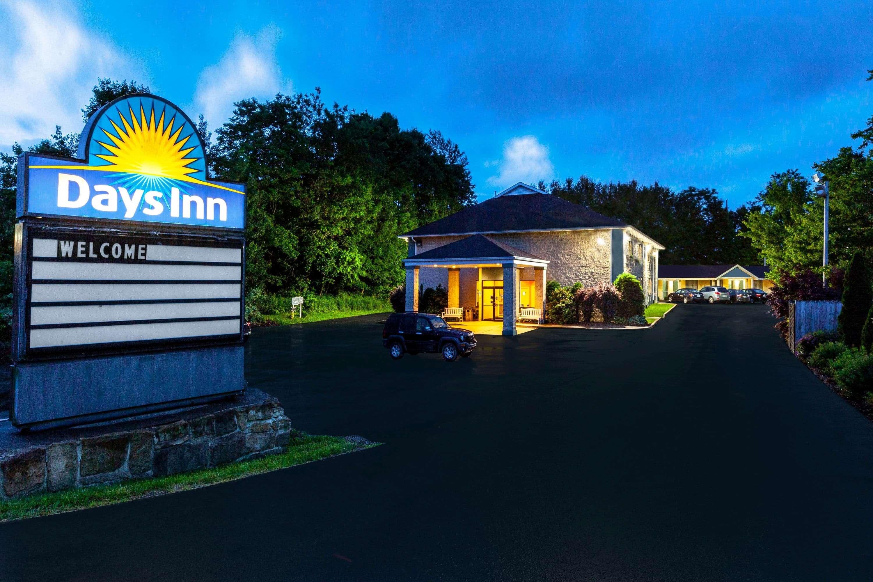 Days Inn Donegal Exterior foto